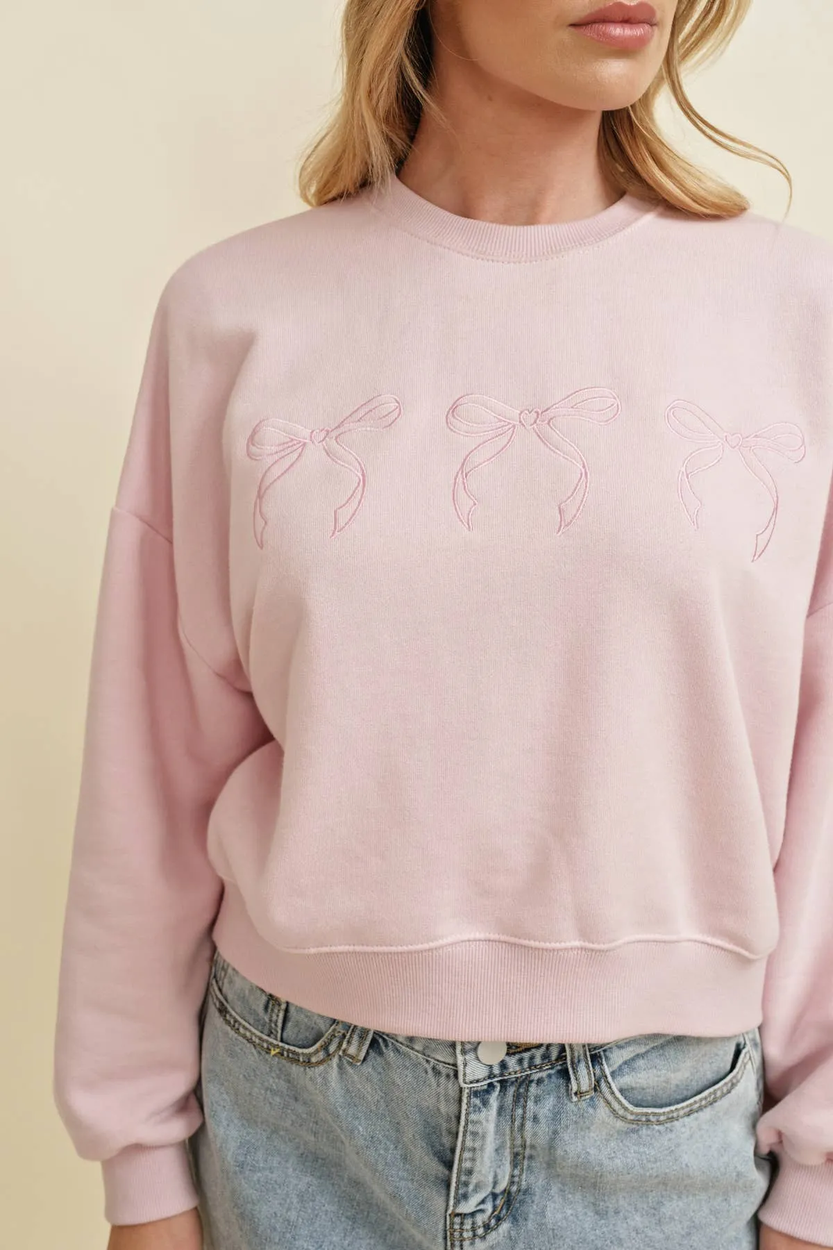 CT13362K - EMBROIDERED BOW DETAIL PULLOVER TOP: Light Pink / M