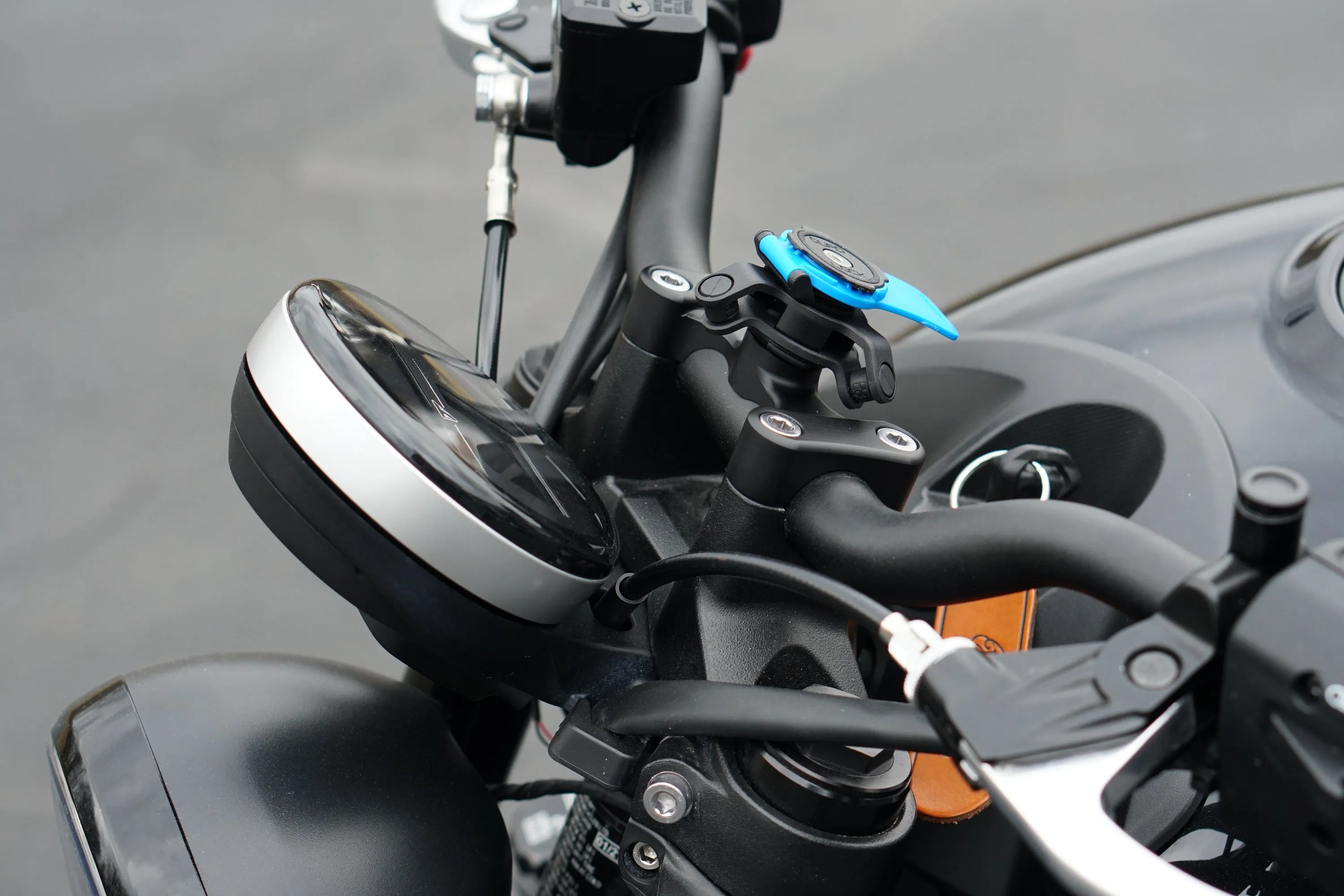 Triumph Trident 660 - Quad Lock Handlebar Top Clamp Mount