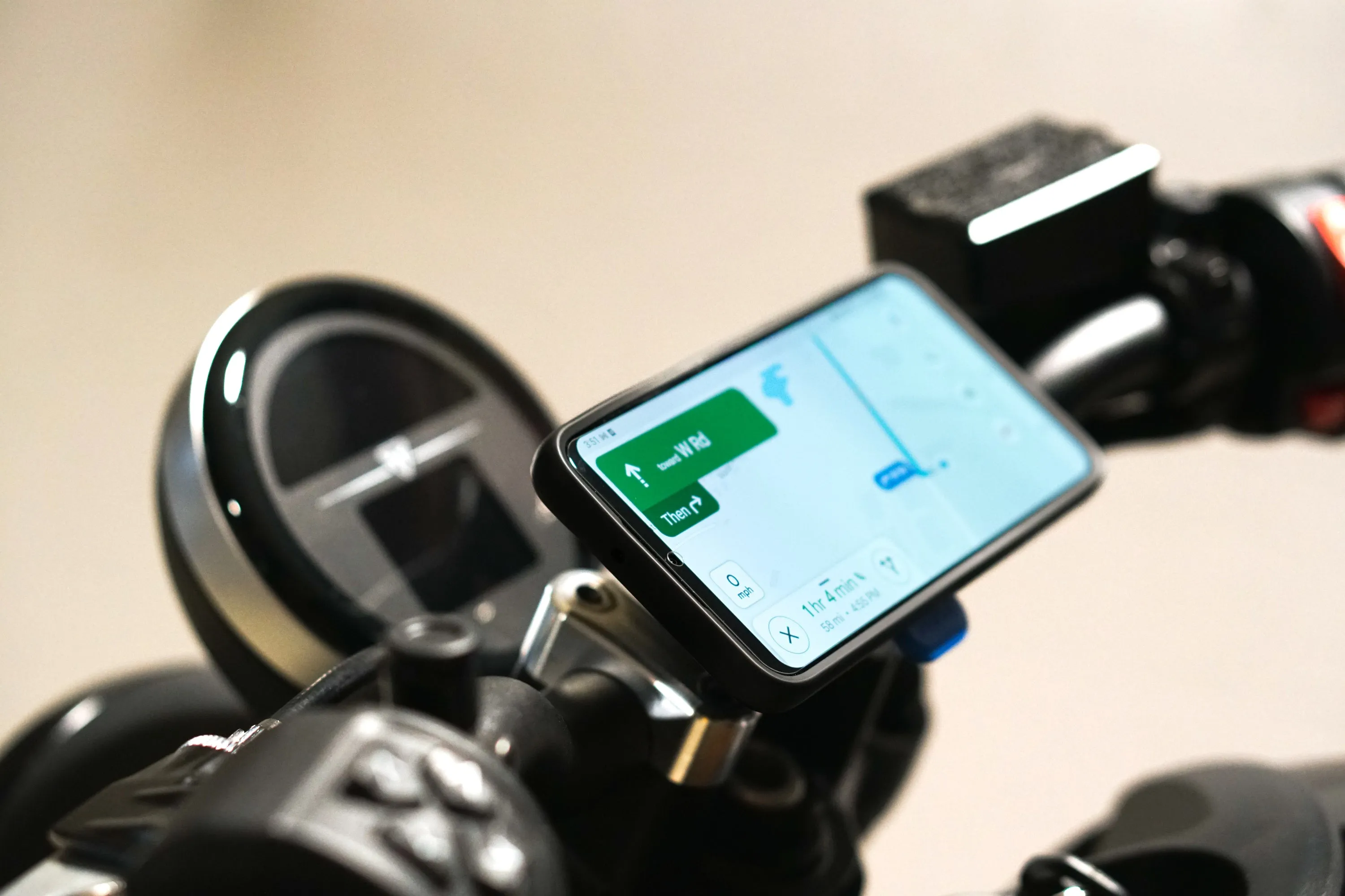 Triumph Trident 660 - Quad Lock Handlebar Top Clamp Mount